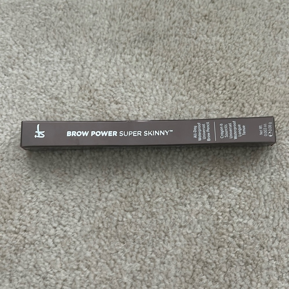 It cosmetics brow pencil in Universal Gray